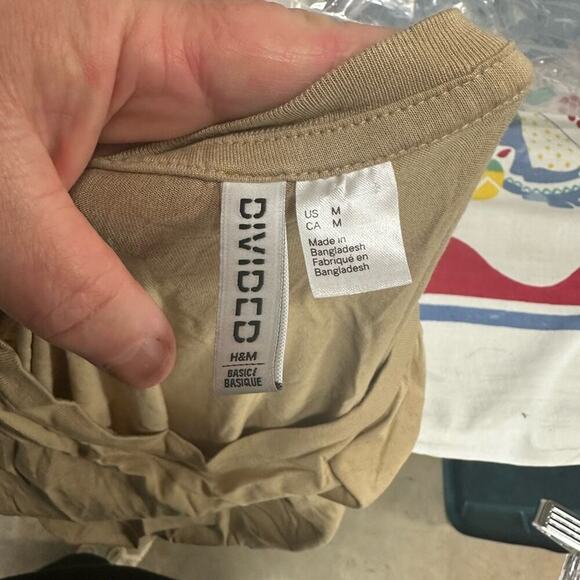 H & M Tan Tee Shirt - Picture 3 of 4